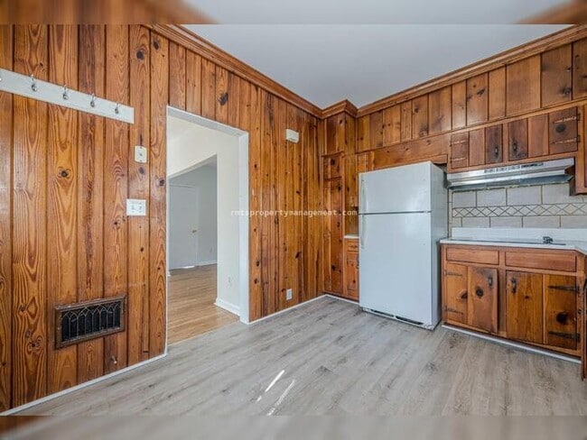 Building Photo - 1977 N Decatur Rd