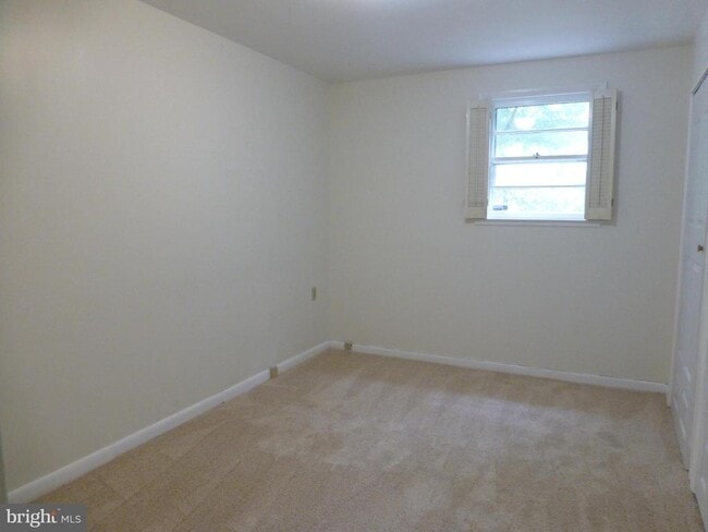 Building Photo - 2046 Greenwich St