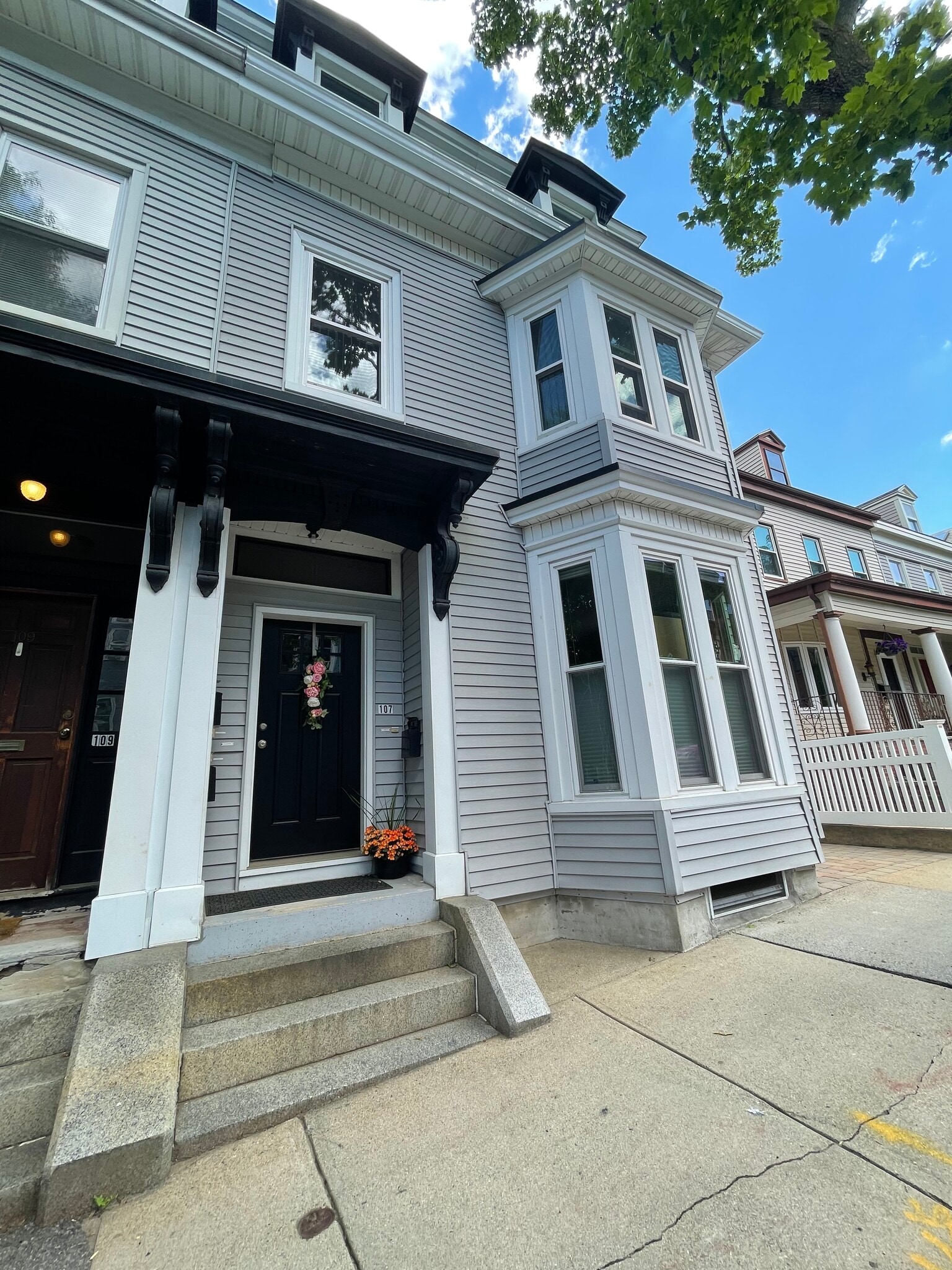 Welcome Home to East Cambridge! - 107 Otis St