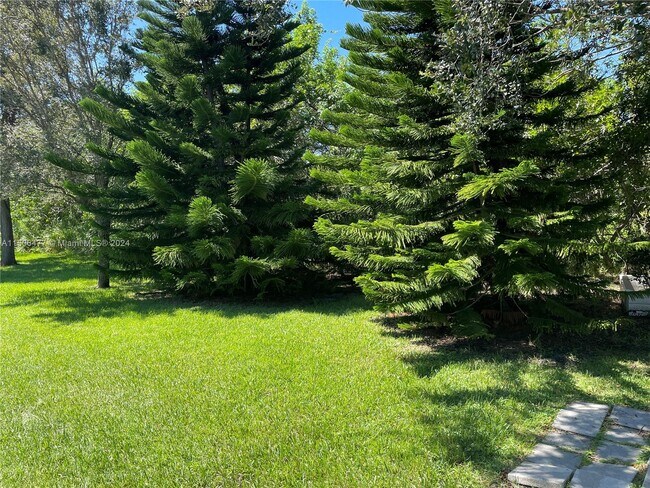 Building Photo - 6425 Las Palmas Way