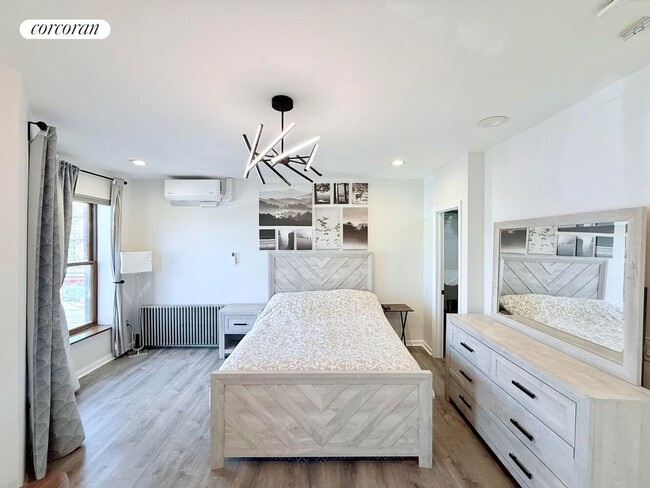 Building Photo - 716 Hancock St