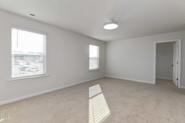 Building Photo - 258 Palm Dr