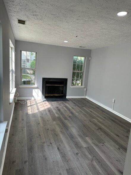 Building Photo - 151 Azalea Ct