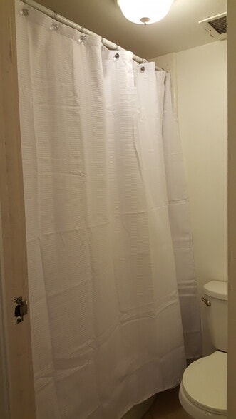 Bath/shower - 1690 Ala Moana Blvd