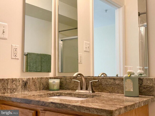 Building Photo - 7501 Calderon Ct