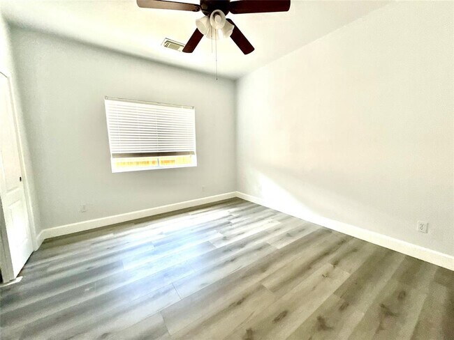 Building Photo - 1713 Bowerton Dr