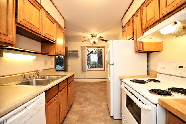 Building Photo - Pendleton Apartments