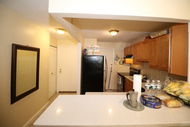 Building Photo - 400 Governors Dr