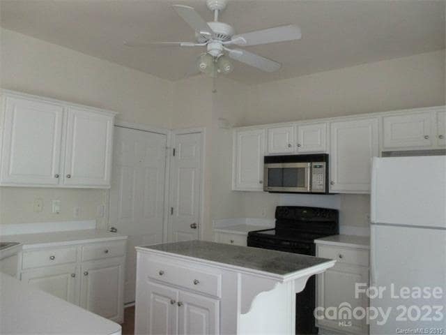Building Photo - 2029 Chinabrook Ct