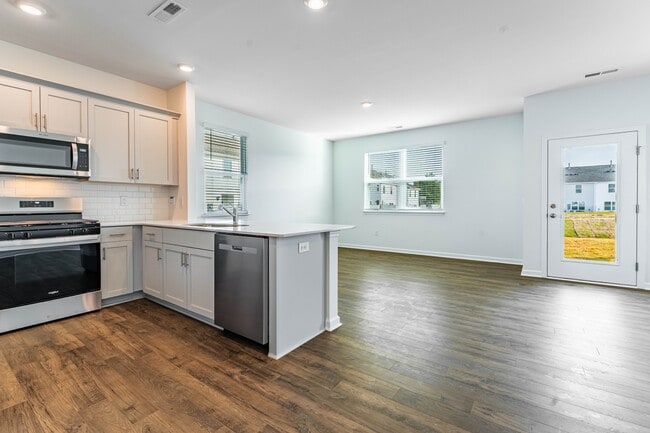 Building Photo - 390 Freestall Dr