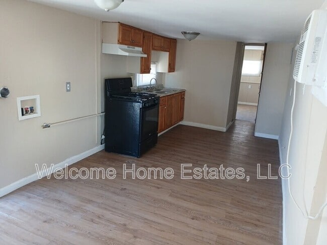 Building Photo - 110 E Prince Rd