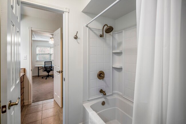 Building Photo - 15347 Conroe Dr