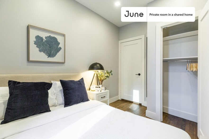 Building Photo - Room in Shared 4 bed/2 bath home