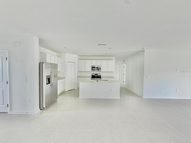 Building Photo - 2142 Chris Dr