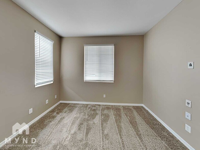 Building Photo - 17694 W Mandalay Ln