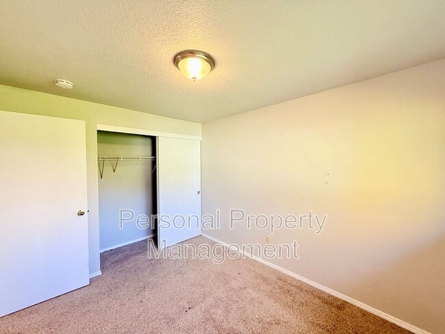 Building Photo - 506 E 34th St