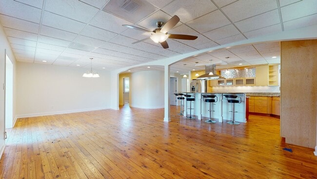 Building Photo - 236 Chatham St