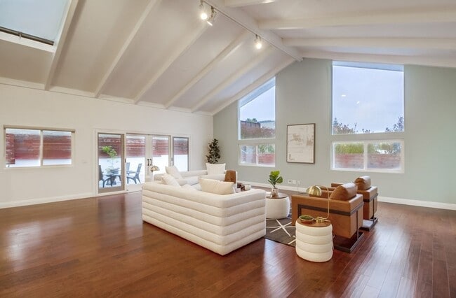Building Photo - Beautiful house in heart of Point Loma