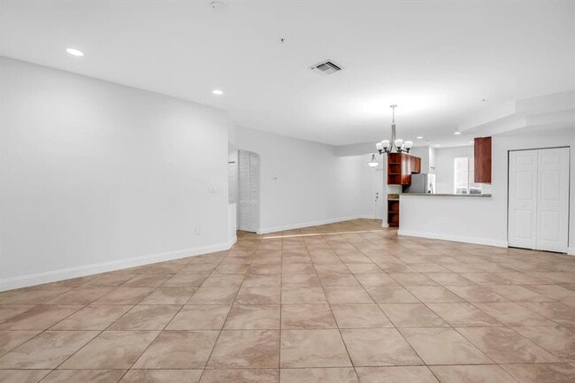 Building Photo - 5030 SW 126th Ave