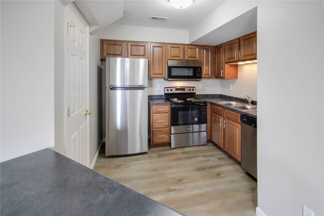Building Photo - 143 Stonewall Creek Dr