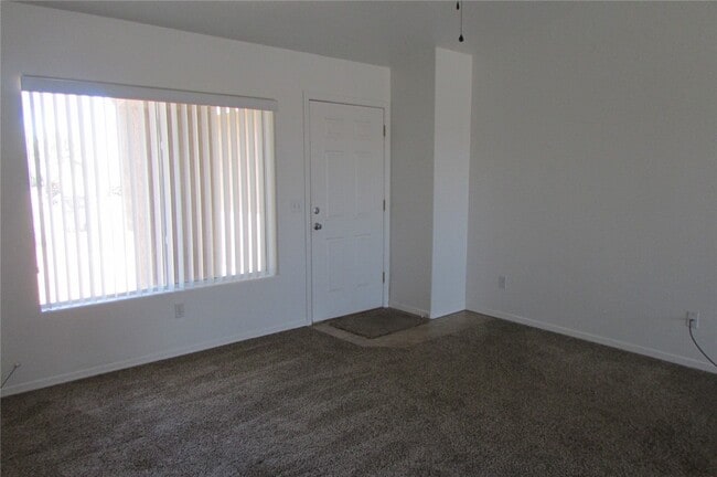 Building Photo - 2402 Prickly Pear Dr