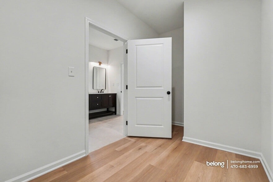 Building Photo - 1017 Sparks St SW