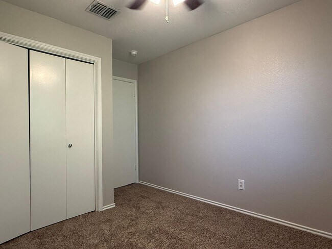 Building Photo - Aspiz Properties4 (6726 Windrift Way)