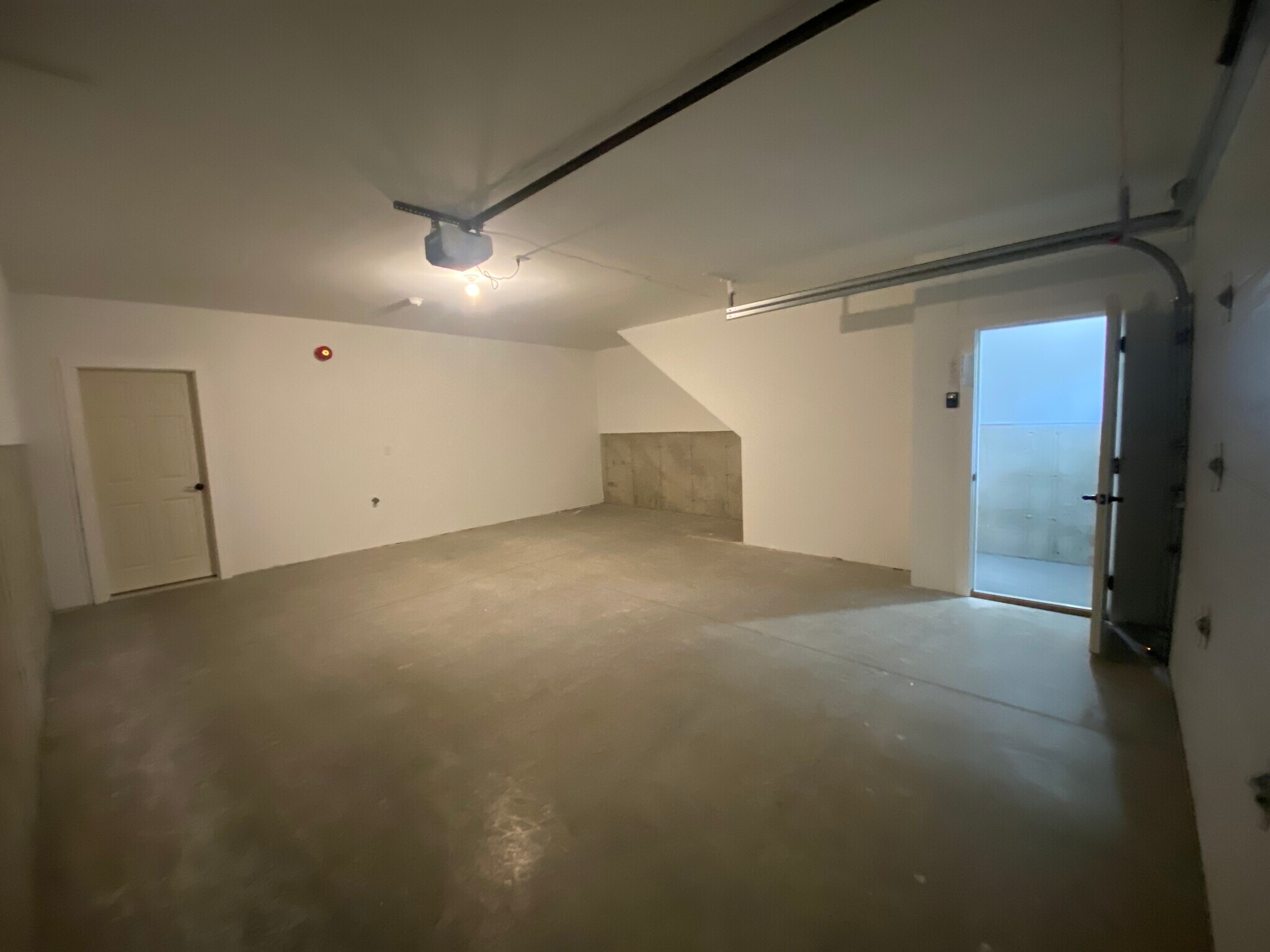 Building Photo - 32 Main St