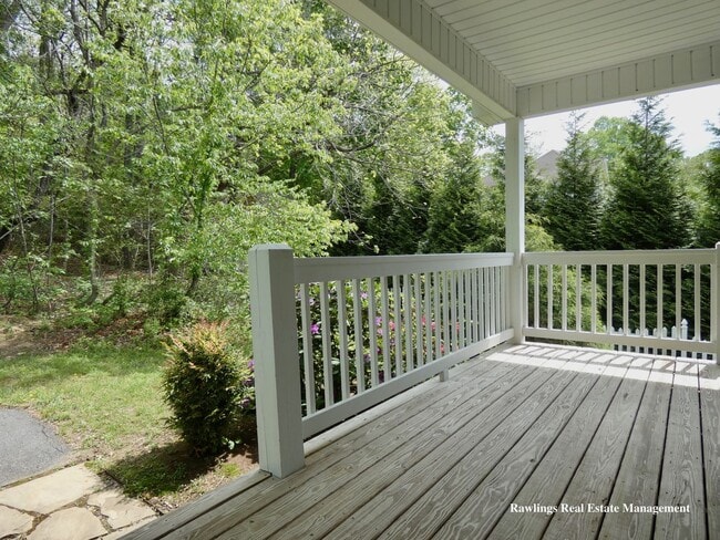 Building Photo - Modern Cottage in Fairview