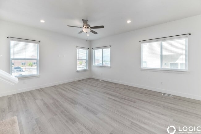 Building Photo - 5075 Rustic Patch Rd