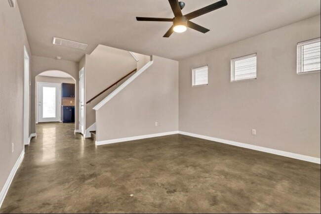 Building Photo - 4611 Graceful Ln