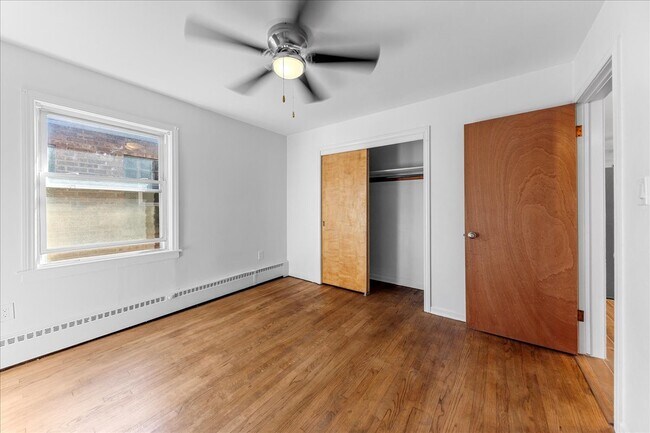 Building Photo - 2131 W 53rd Pl