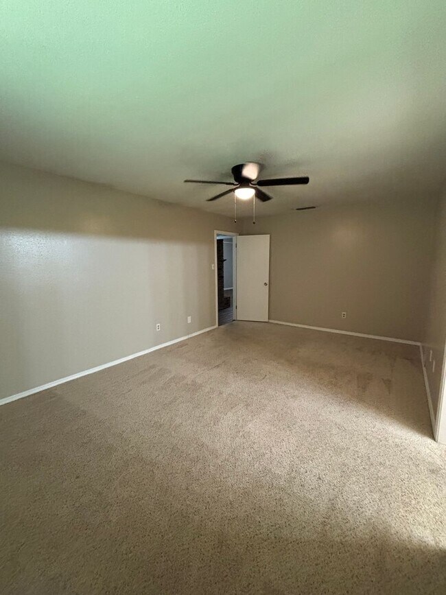 Building Photo - South Bossier!