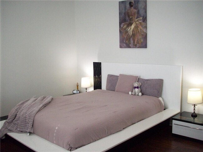 Building Photo - 1002 Beacon Cove