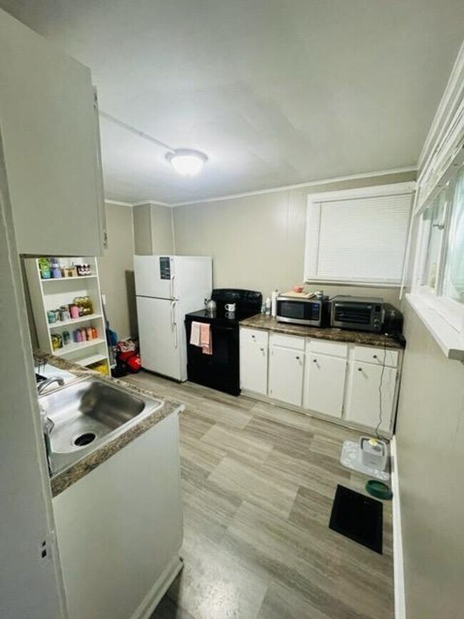 Building Photo - 108 1/2 W Filbert Street