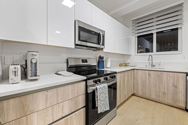 Building Photo - 1627 NW 1st St