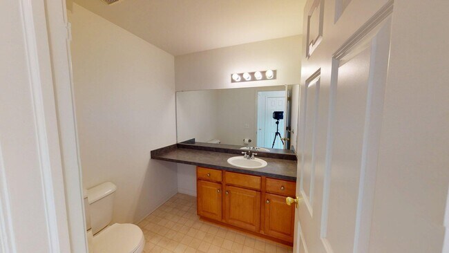 Building Photo - 2974 Barclay Way
