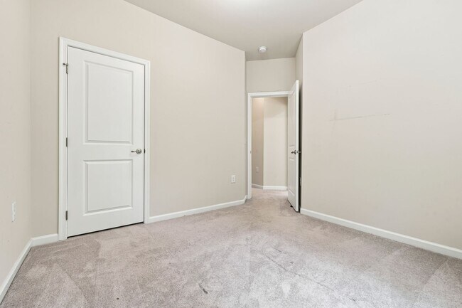 Building Photo - 121 Callowhill Ln
