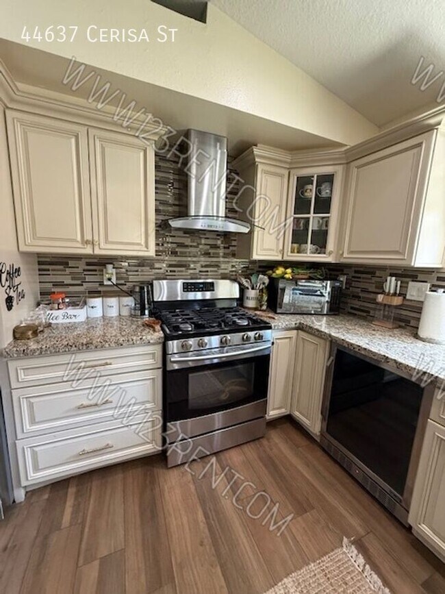Building Photo - 44637 Cerisa St