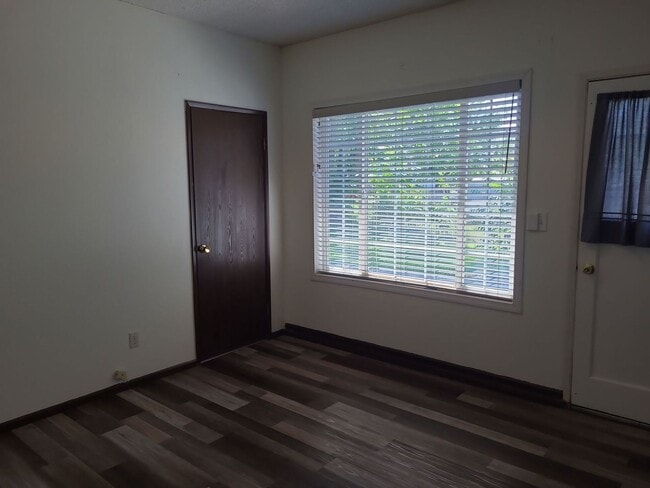 Building Photo - House with Bonus Room & Garage