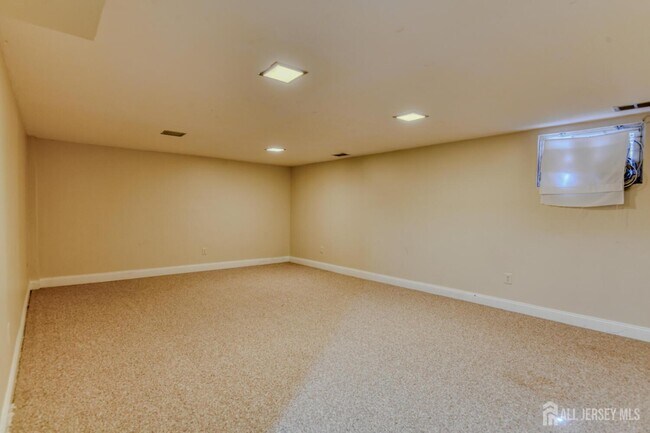 Building Photo - 920 Merritt Dr