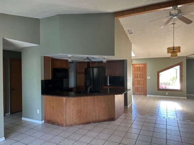 Building Photo - FIRST MONTH FREE!!  Large 3 Bedroom, 2 Bat...
