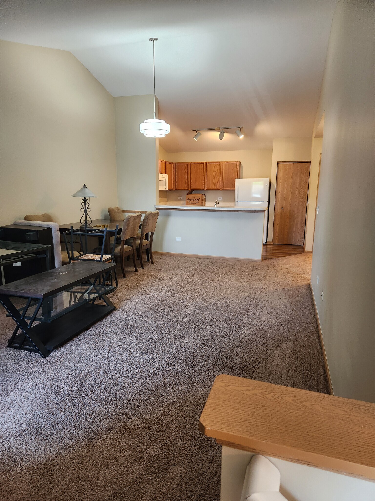 Building Photo - 1819 Silverstone Dr