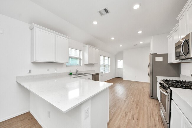 Building Photo - 6233 Arcadia Sound Ln