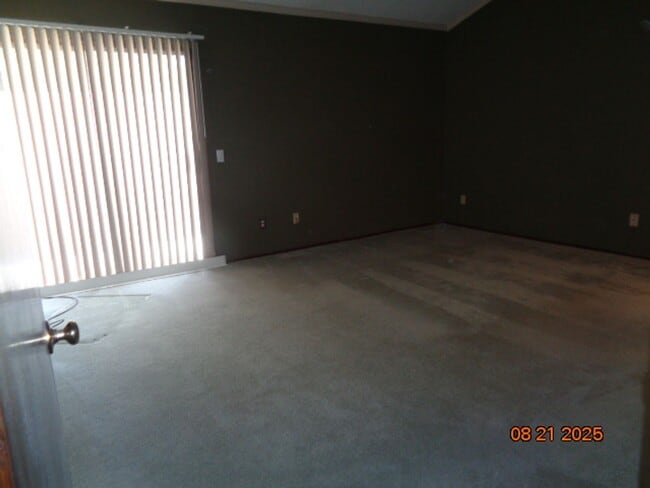 Building Photo - Rare One-Story Condo in College Terrace