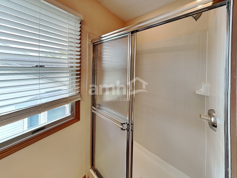 Building Photo - 5016 Scalton Pl