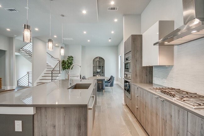 Building Photo - 1615 Wheeler Ave