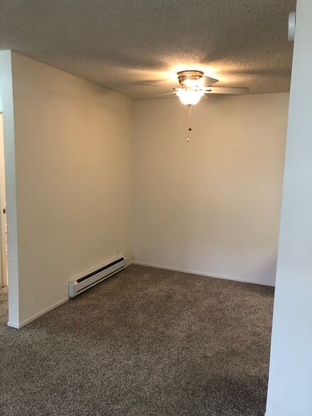 Building Photo - 100 Kinross Dr