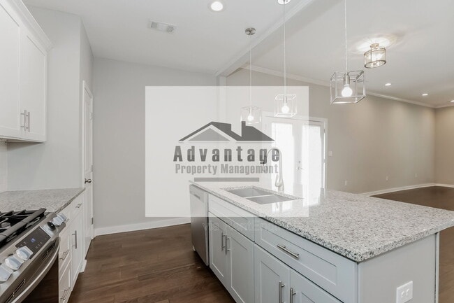 Building Photo - 1536 Montreat Ave SW