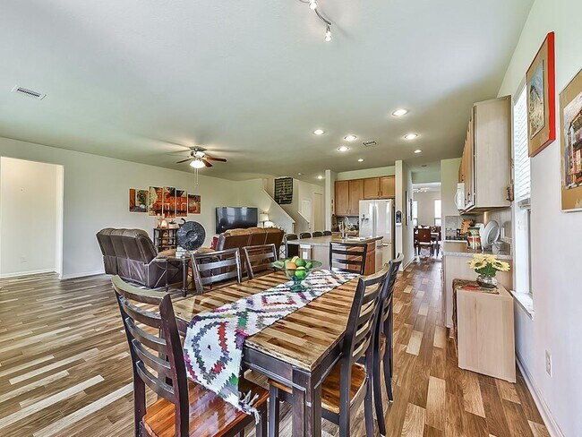 Building Photo - 15223 Sunlight Bay Ct